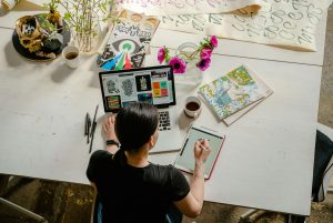 How to Start and Grow a Side Hustle Using SkillScoop